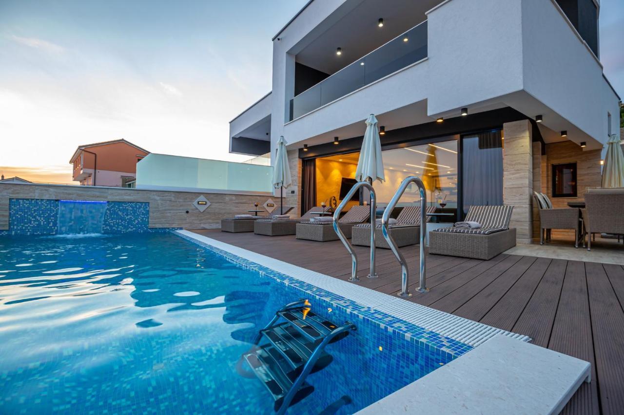 Villa Marassi With Heated Pool, Hot Tub And Sauna ซริกเวนิซา ภายนอก รูปภาพ