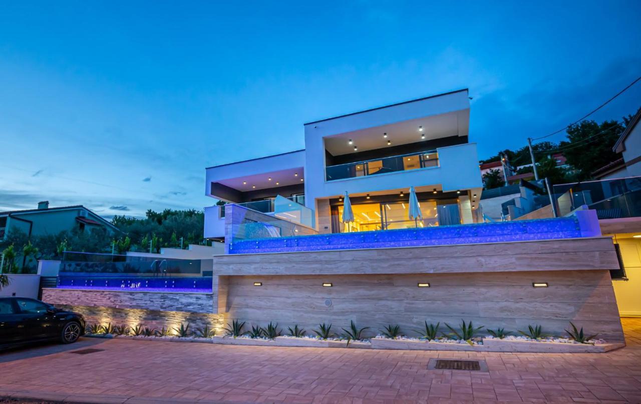 Villa Marassi With Heated Pool, Hot Tub And Sauna ซริกเวนิซา ภายนอก รูปภาพ