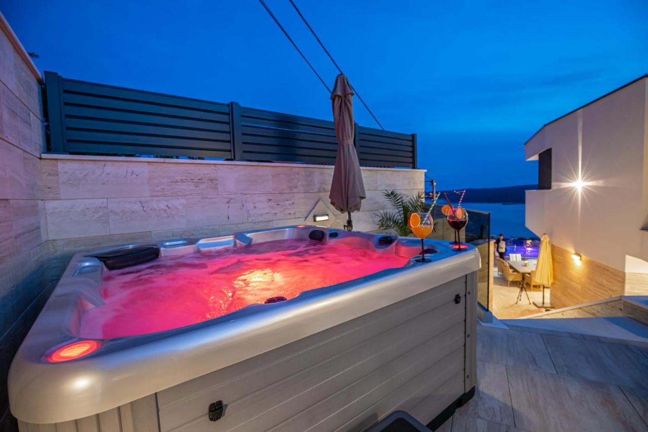 Villa Marassi With Heated Pool, Hot Tub And Sauna ซริกเวนิซา ภายนอก รูปภาพ