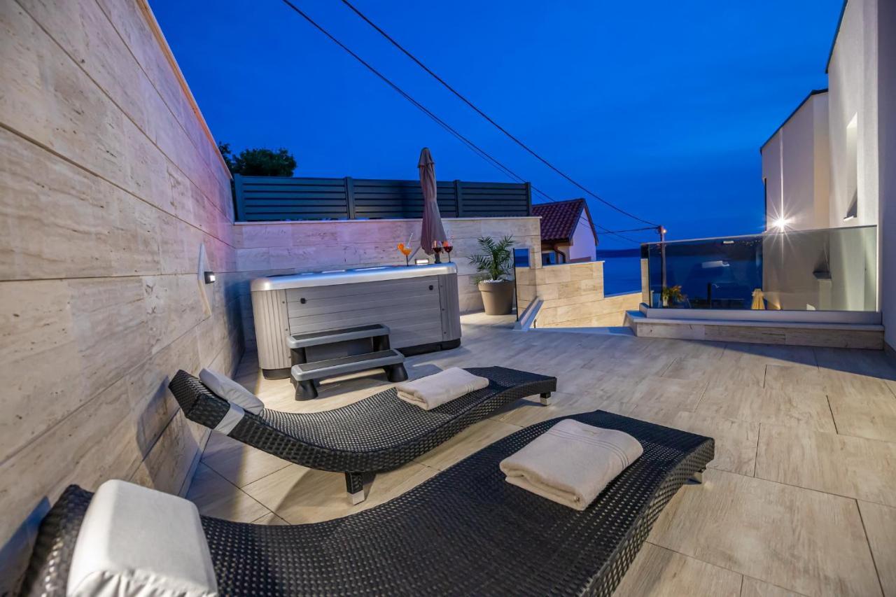 Villa Marassi With Heated Pool, Hot Tub And Sauna ซริกเวนิซา ภายนอก รูปภาพ