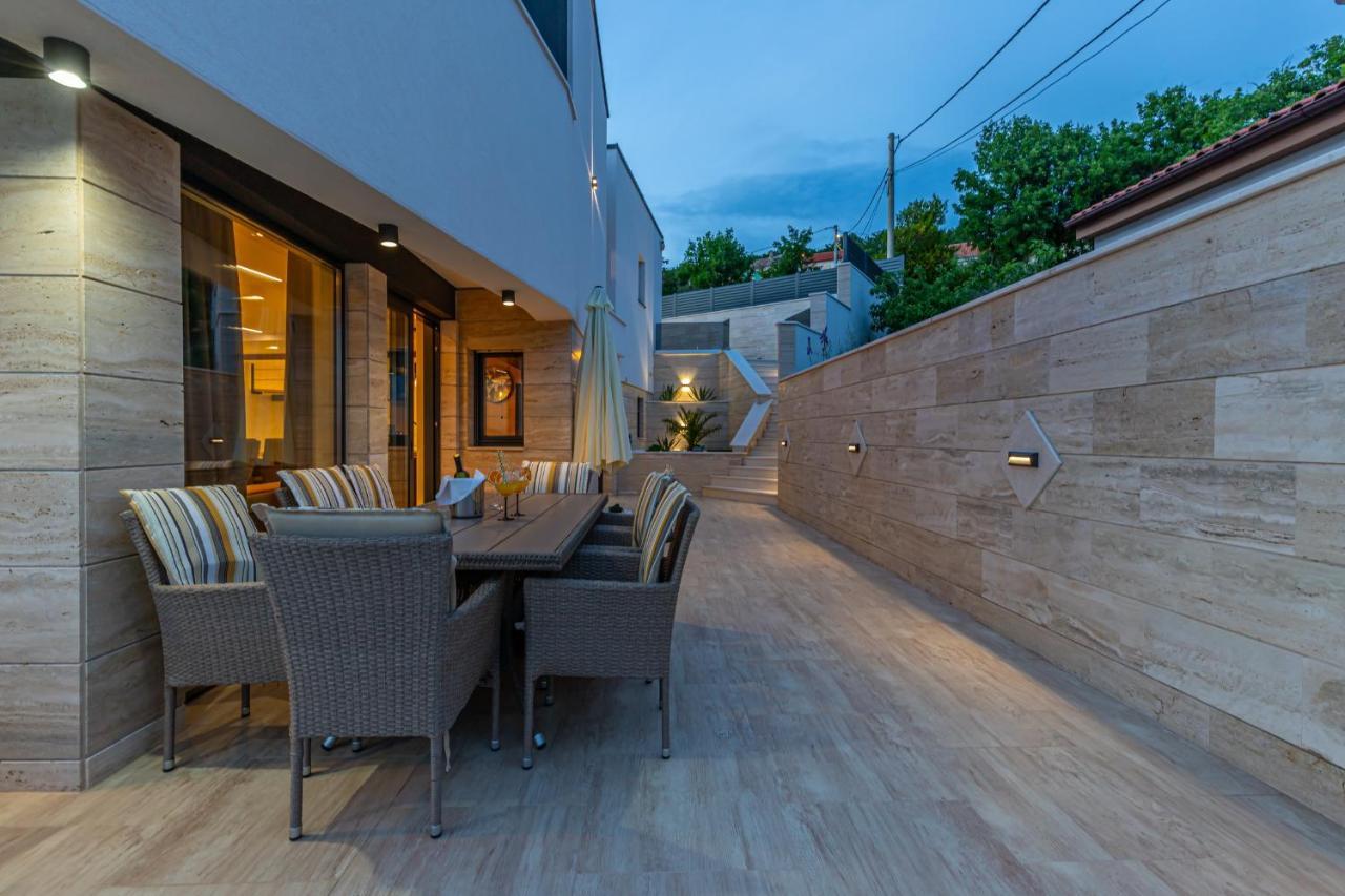Villa Marassi With Heated Pool, Hot Tub And Sauna ซริกเวนิซา ภายนอก รูปภาพ