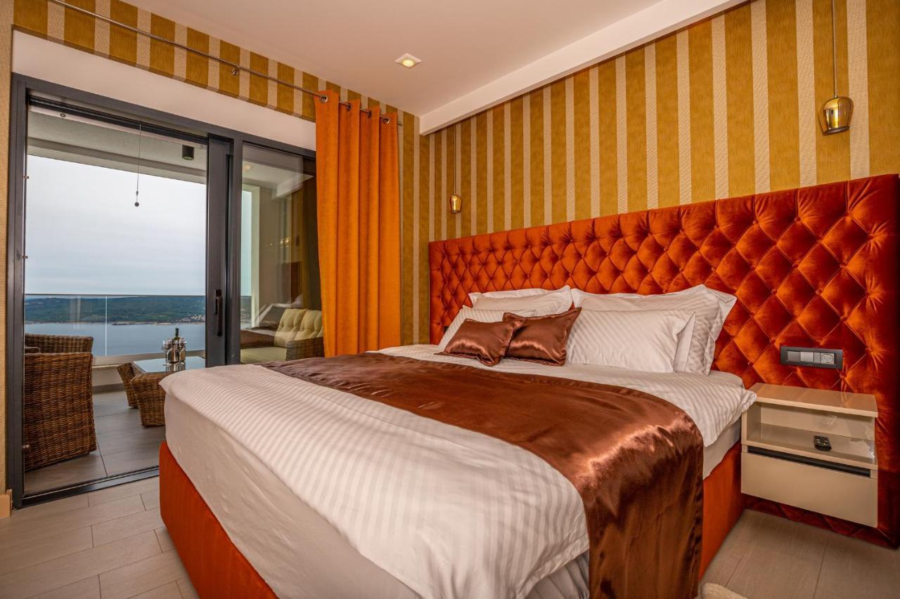 Villa Marassi With Heated Pool, Hot Tub And Sauna ซริกเวนิซา ภายนอก รูปภาพ