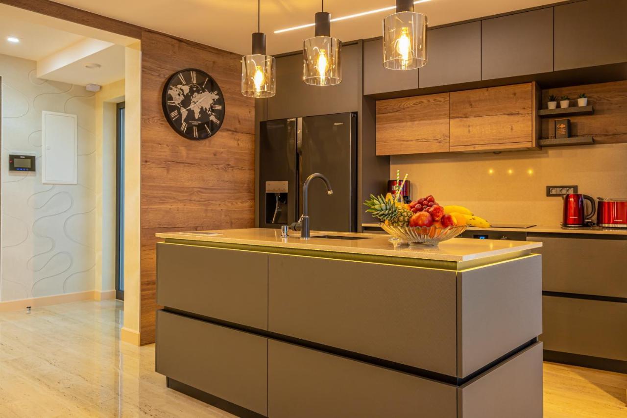 Villa Marassi With Heated Pool, Hot Tub And Sauna ซริกเวนิซา ภายนอก รูปภาพ