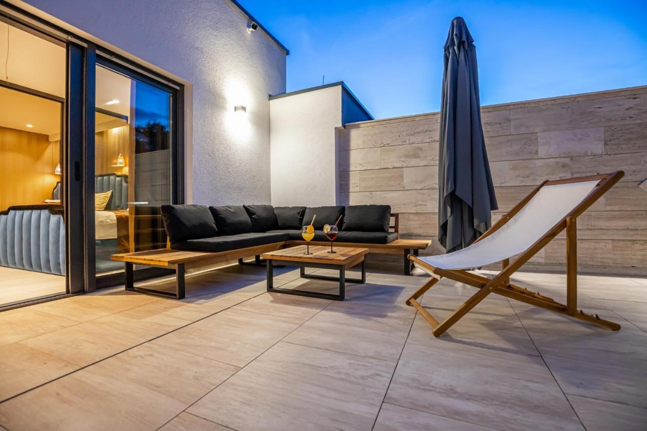 Villa Marassi With Heated Pool, Hot Tub And Sauna ซริกเวนิซา ภายนอก รูปภาพ